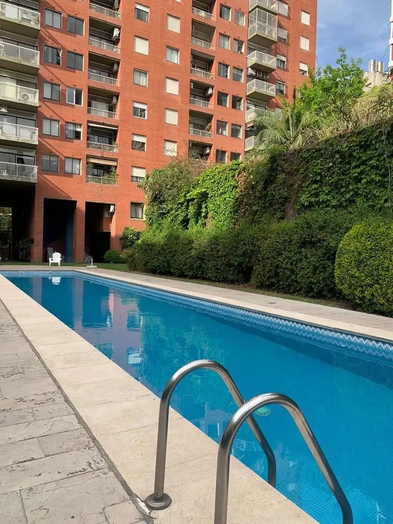 Apartamento de três ambientes mobiliado em Palermo Soho