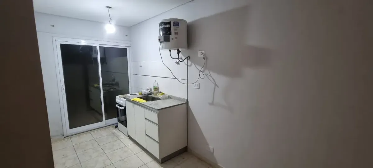 Departamento de 1 dormitorio en Caseros con patio propio