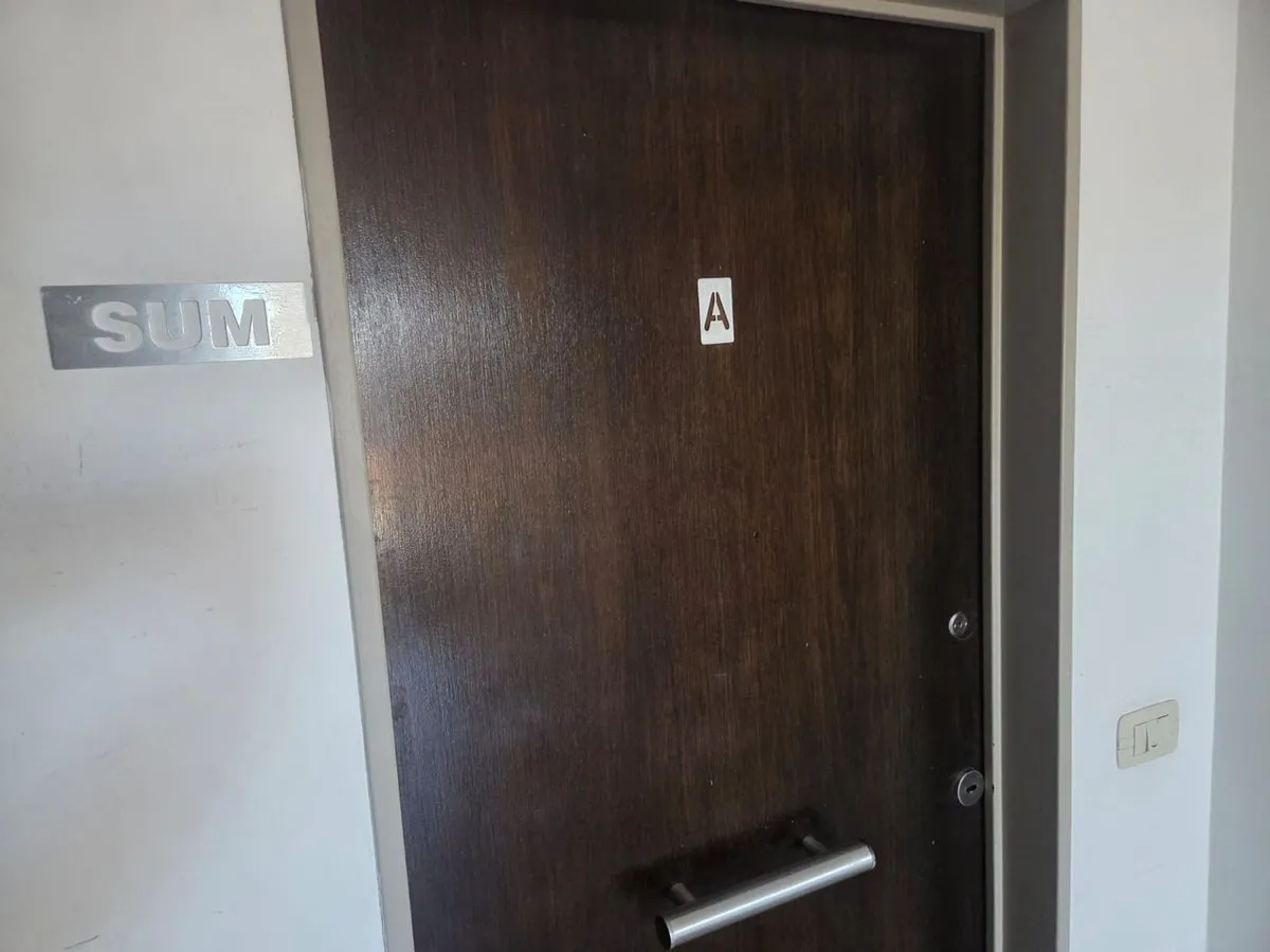 Kitnet de 1 banheiro com varanda em Balvanera