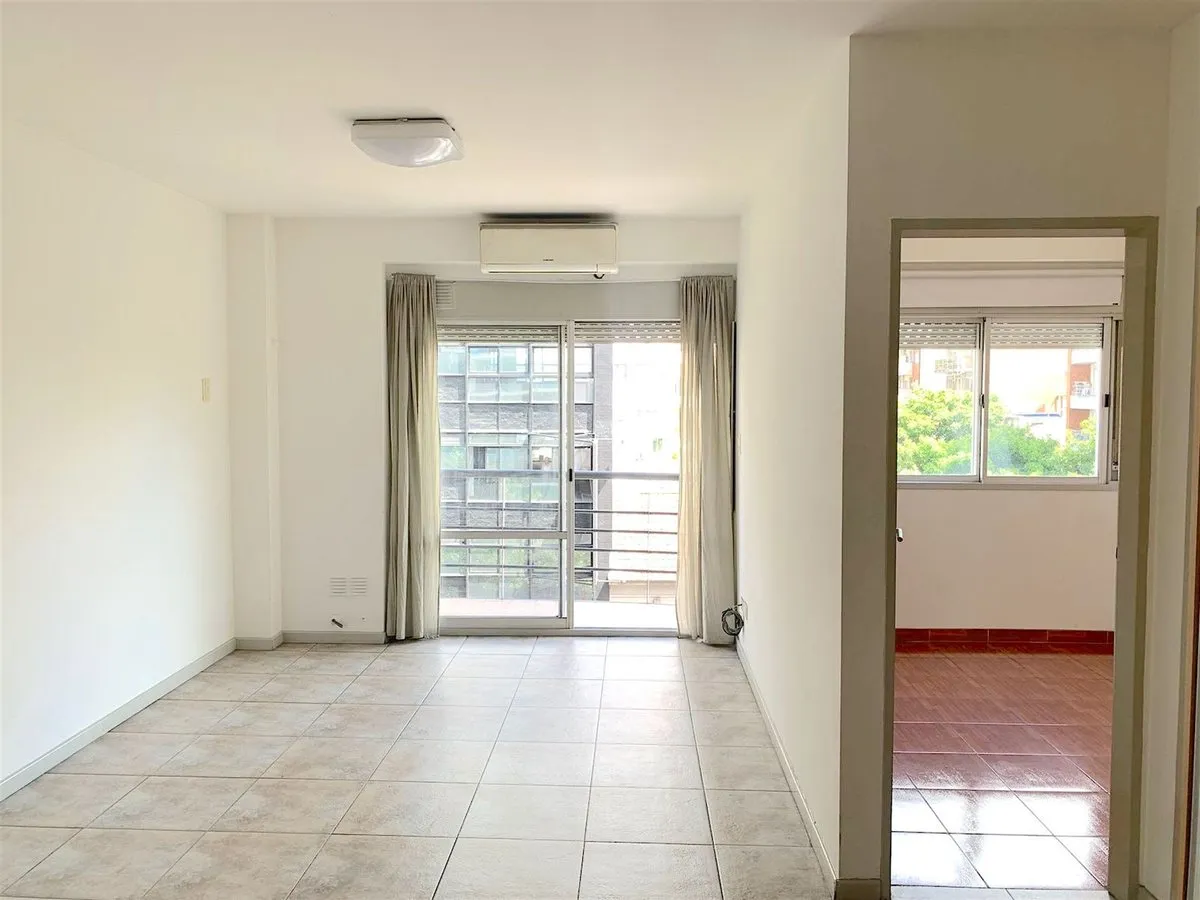 Departamento de 2 ambientes con balcón en Flores
