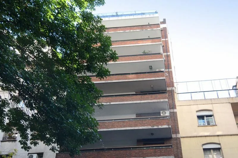 Apartamento meio andar de frente com 3 dormitórios em Retiro