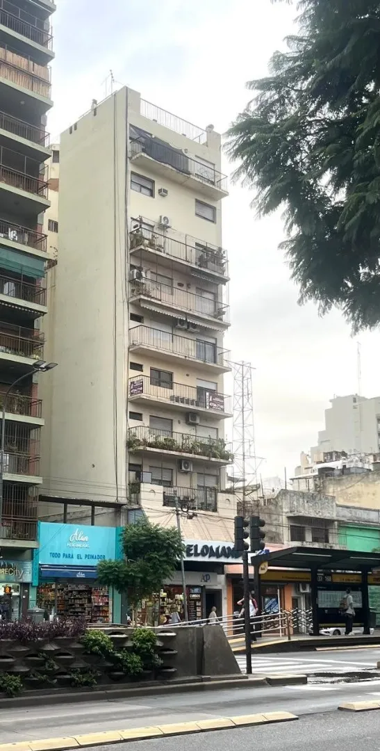 Four-room apartment with balcony in Núñez