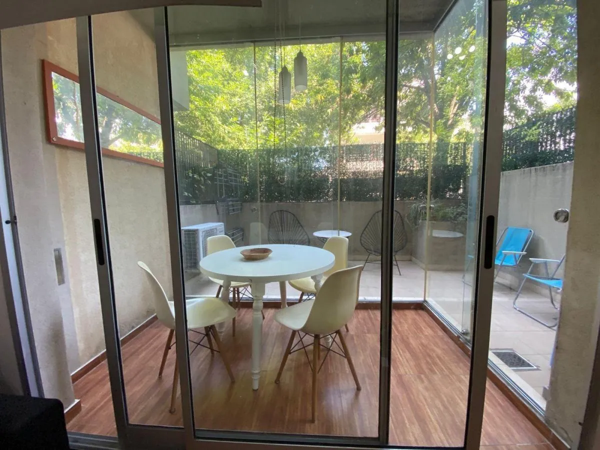Monoambiente amoblado en alquiler con patio en Villa Urquiza