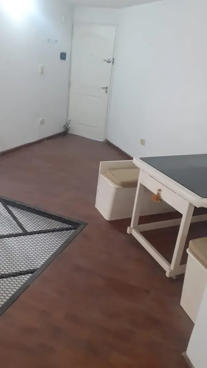 Ground-floor one-bedroom apartment in Victoria