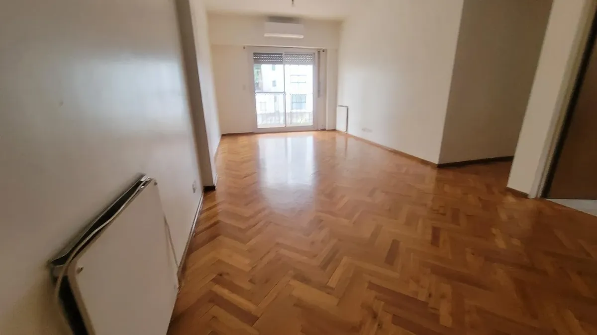 Apartamento de dois ambientes? em Colegiales