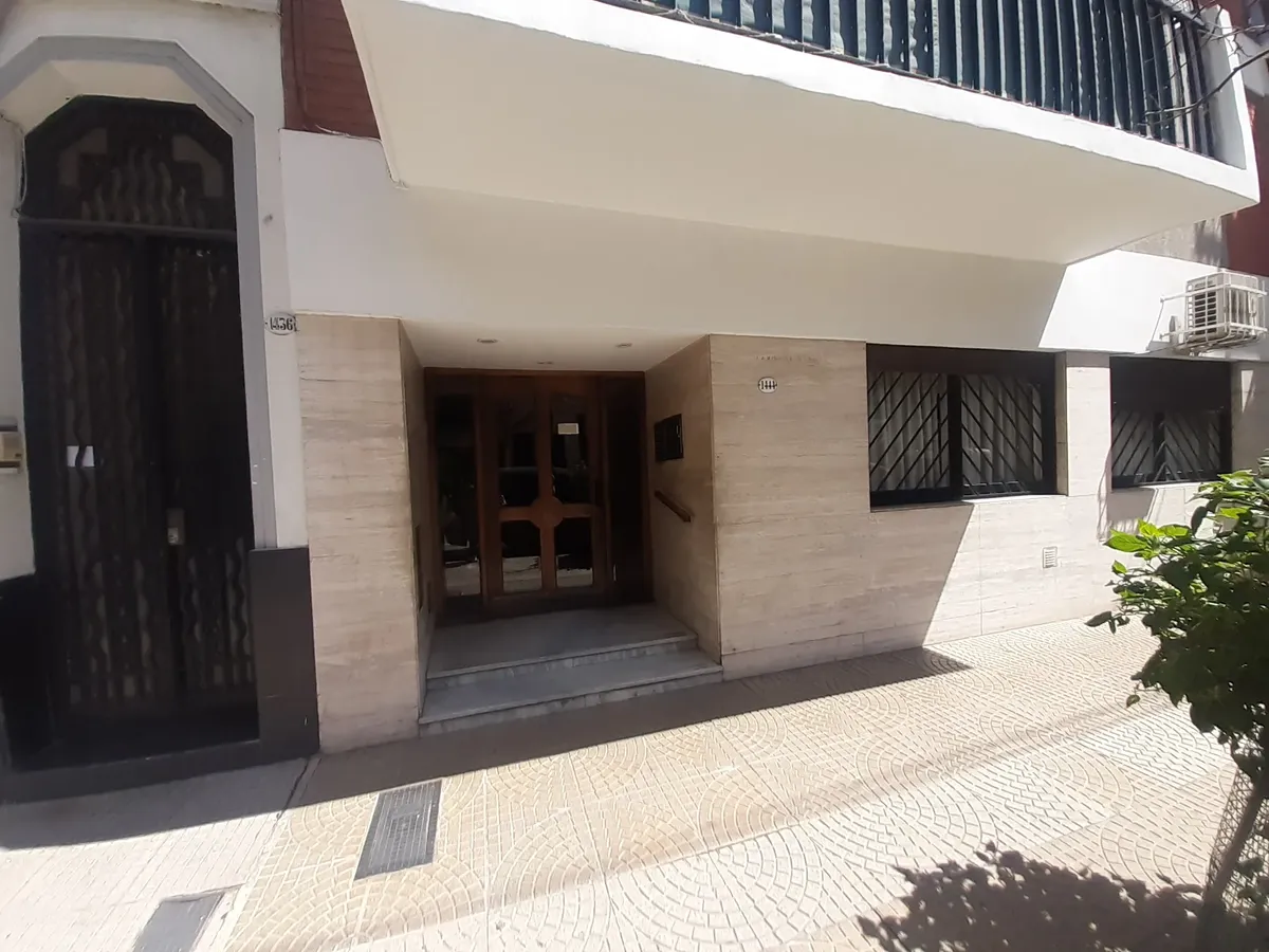 Apartamento de dois ambientes mobiliado em Villa Crespo