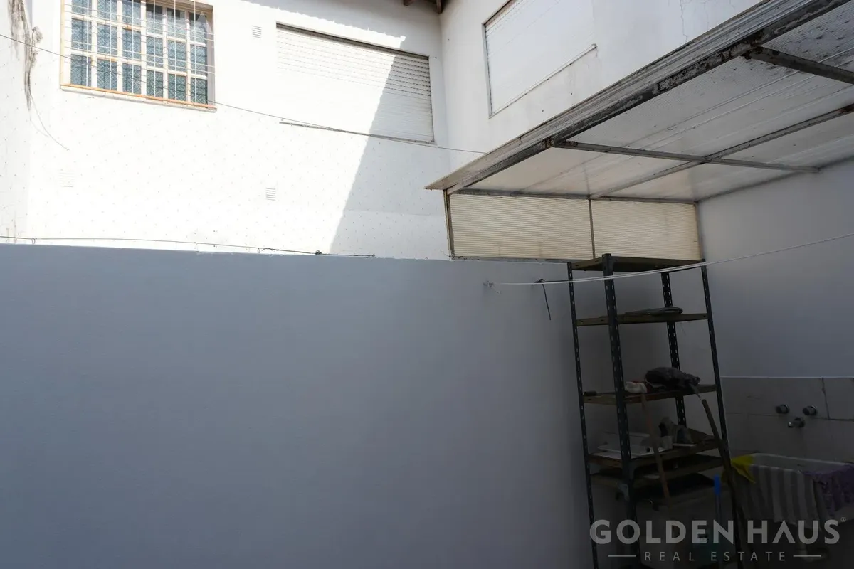 Apartamento de 3 ambientes com pátio em Mataderos