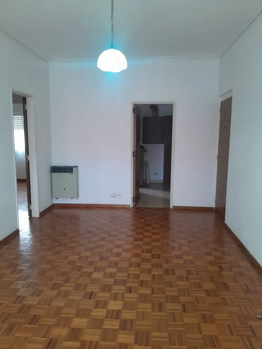 Трёхкомнатная квартира в аренду в Quilmes Centro