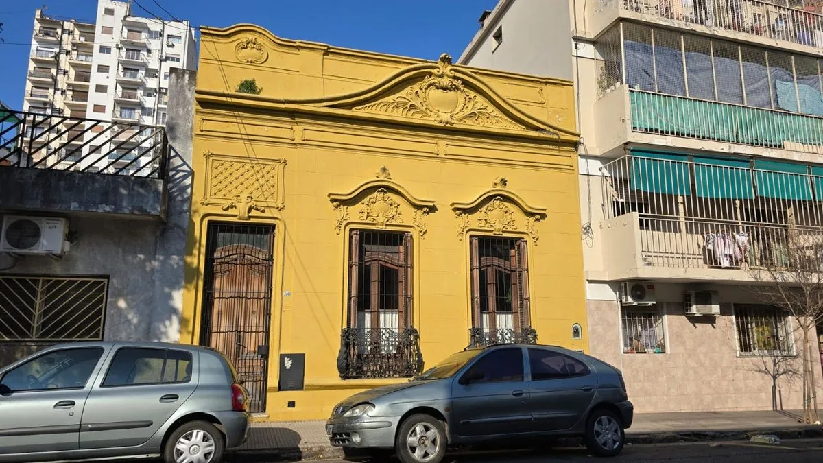 Дом под офис и коммерческое использование на отдельном участке в Balvanera