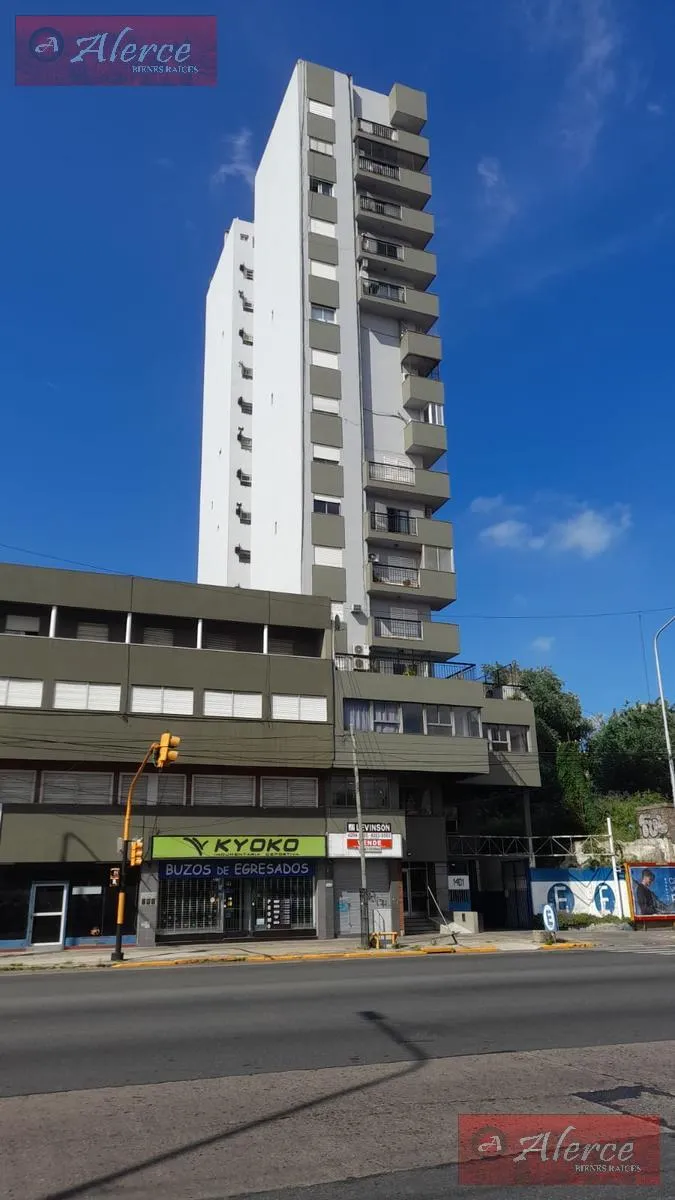 Квартира с двумя комнатами на 15 этаже в Avellaneda