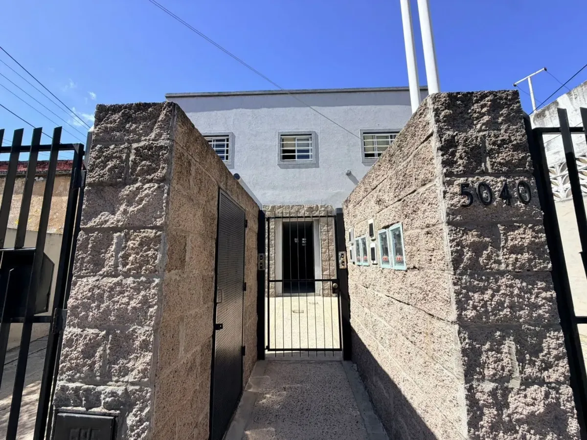 1-bedroom PH for rent in Villa Lynch