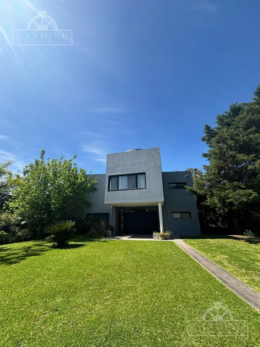 Four-bedroom house in Tigre, Hacoaj country club