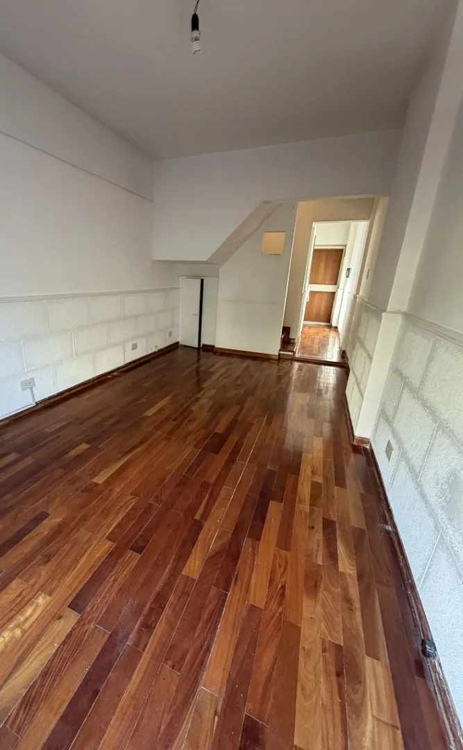 Departamento dúplex de 2 ambientes en Ramos Mejía Centro
