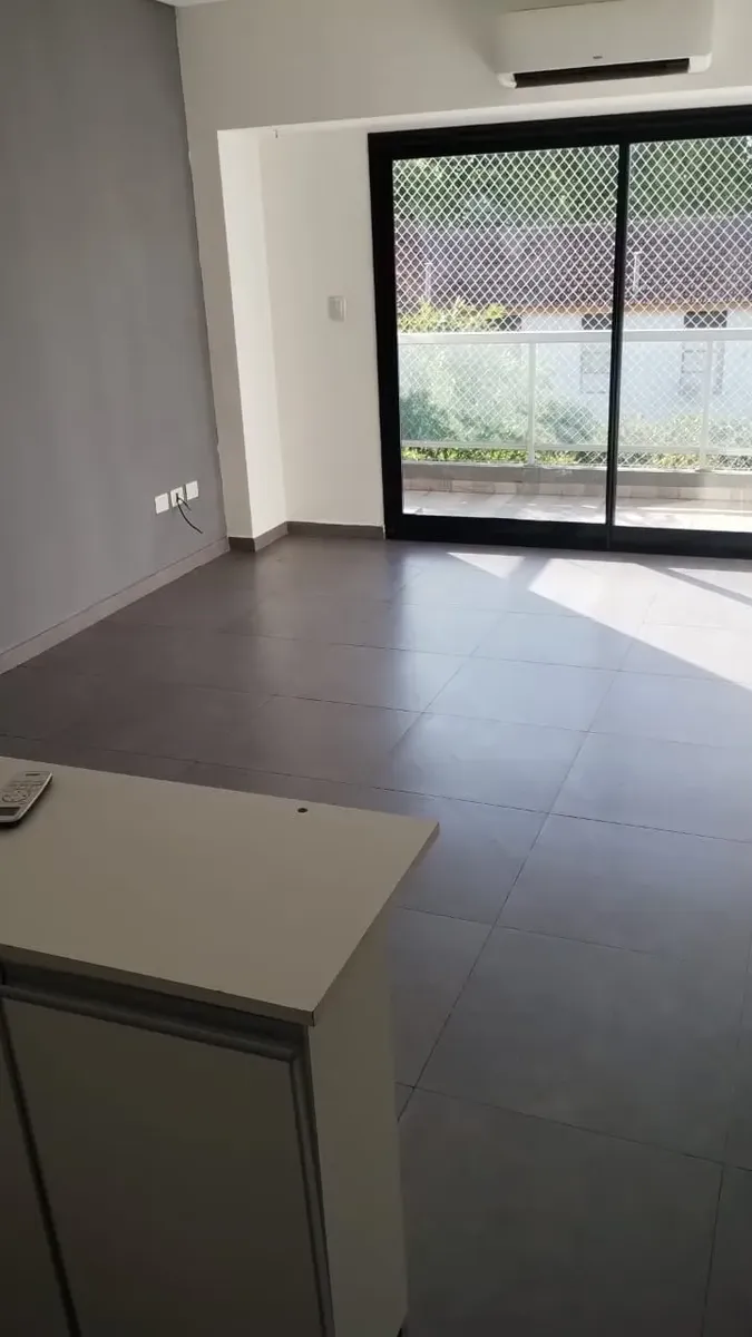 Departamento de 2 ambientes contra frente con balcón en Monte Castro