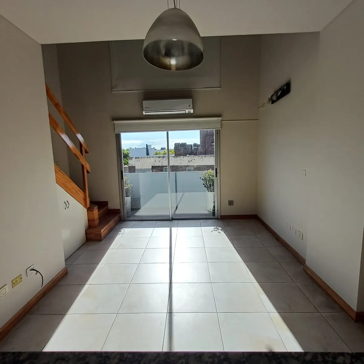 Apartamento de 2 ambientes com 1 quarto em Bernal Centro