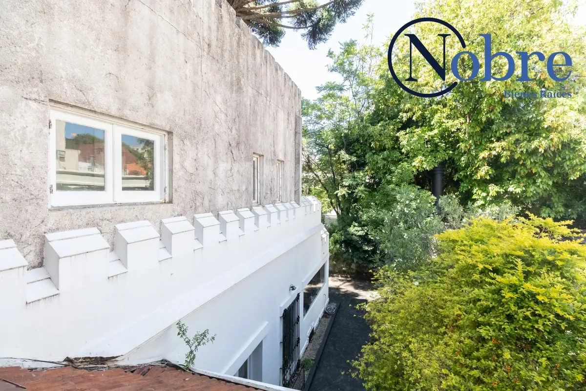 Seven-room apartment in Belgrano with patio, terrace and parking