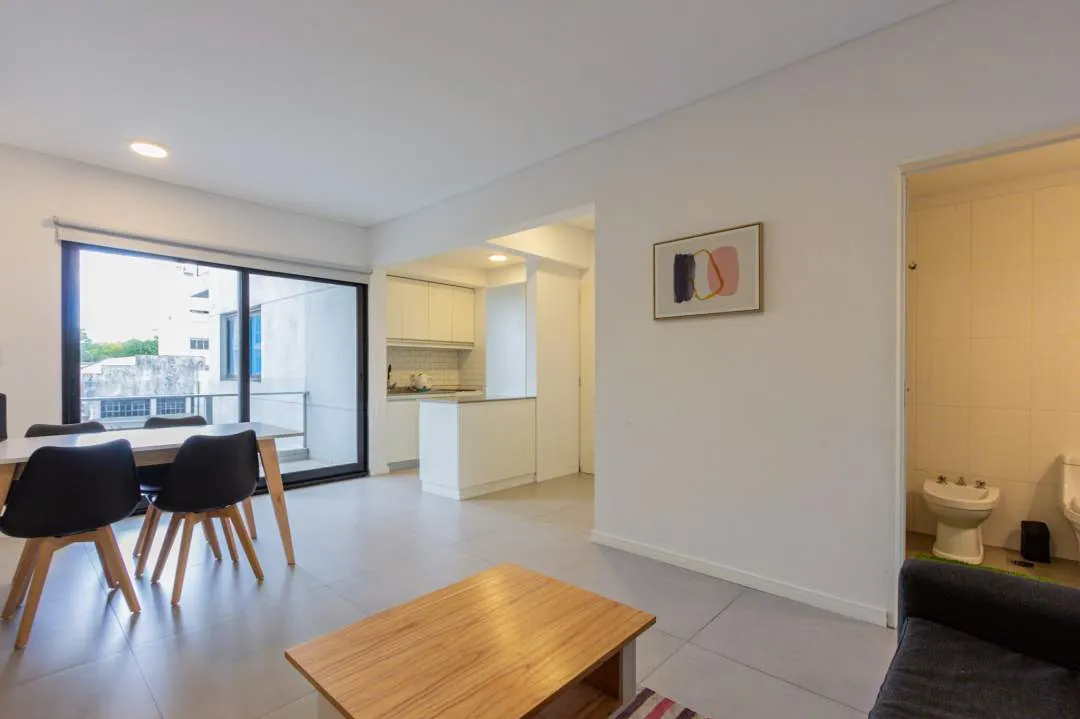 Apartamento de dois ambientes com 1 quarto e 2 varandas em San Telmo