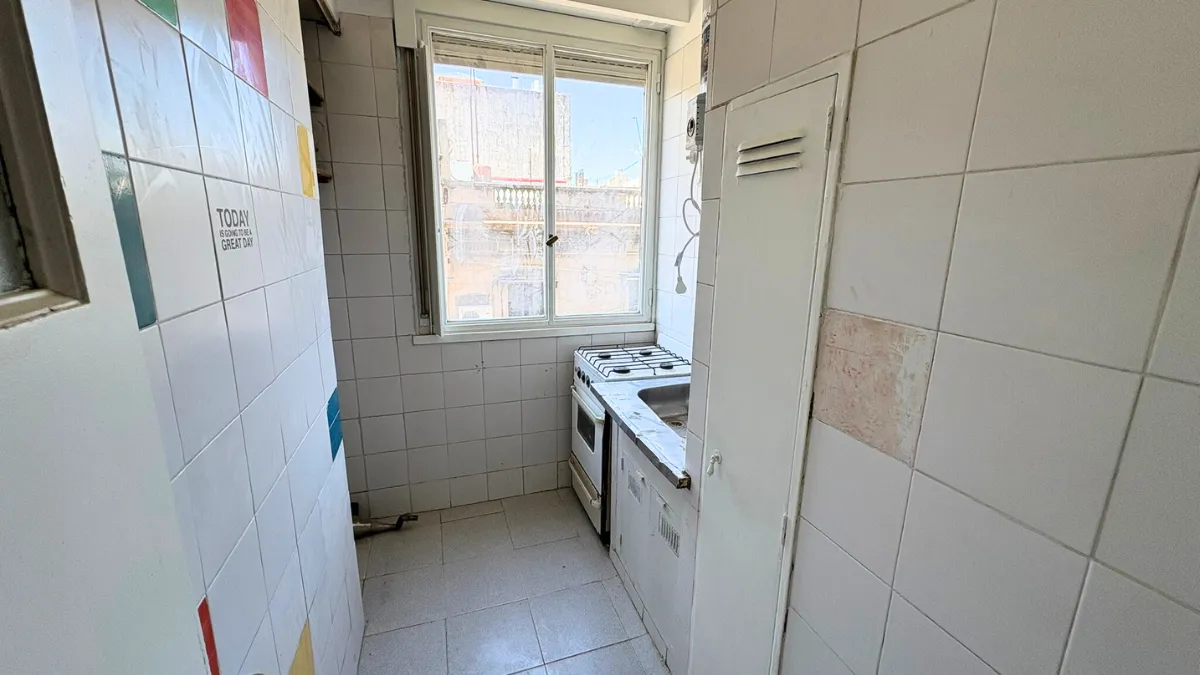 Apartamento de 2 ambientes com varanda e terraço de frente em San Telmo