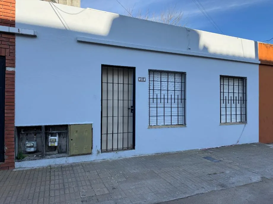 Two-bedroom house for rent in Villa Dominico (Avellaneda)