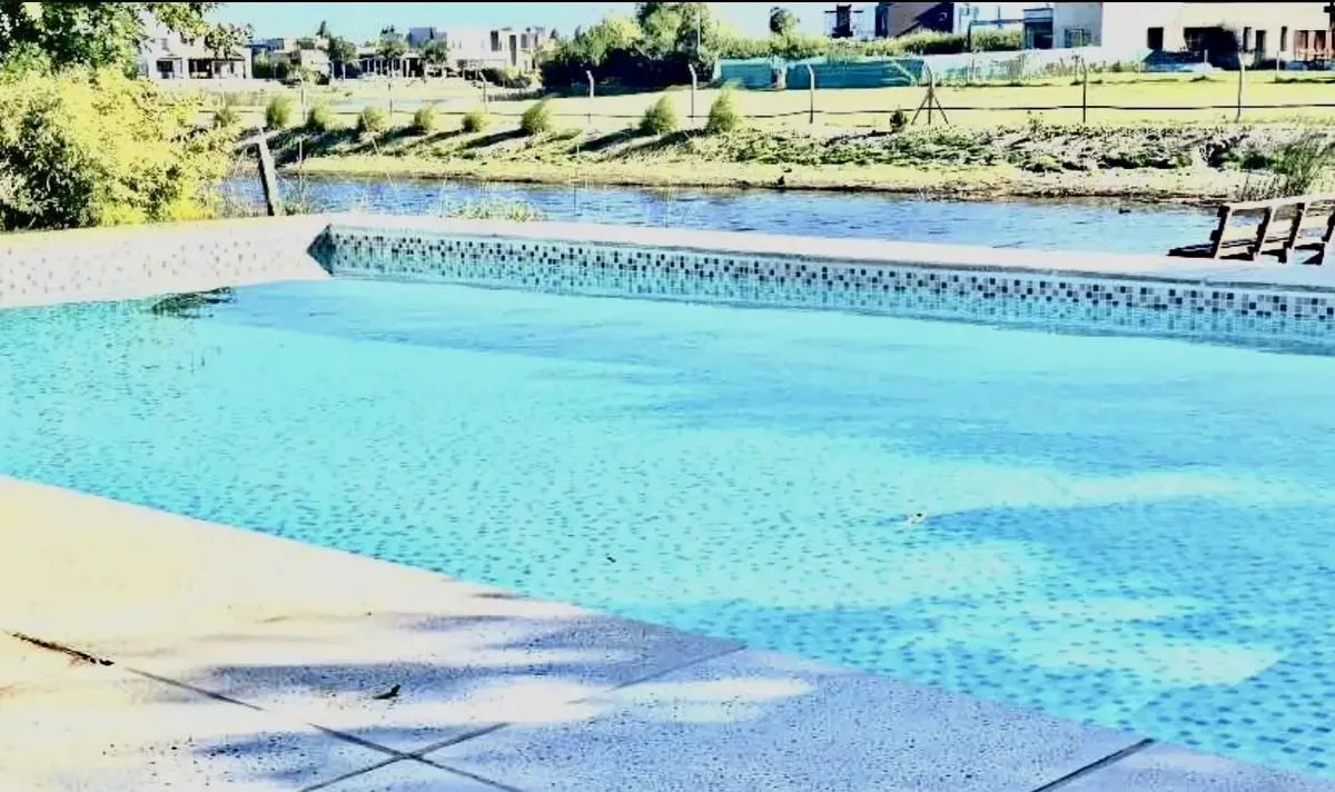 Five-bedroom apartment in Tigre, Villanueva San Gabriel with pool and private pier