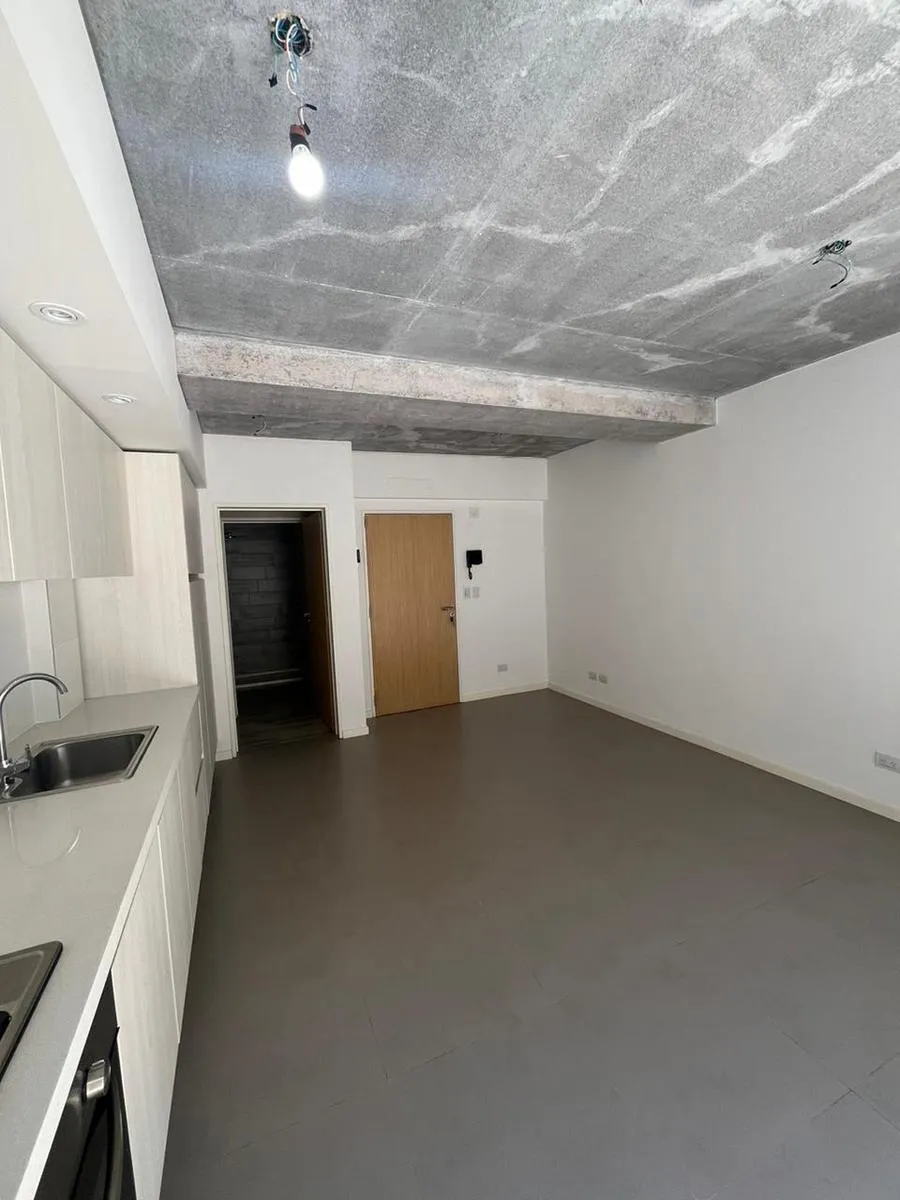 Unfurnished studio apartment with terrace balcony in Villa Pueyrredón