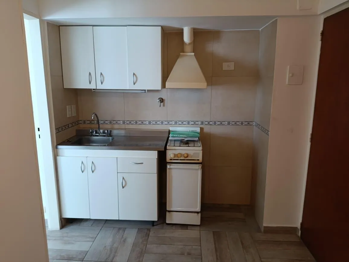 Apartamento de dois ambientes com 1 quarto em Monserrat