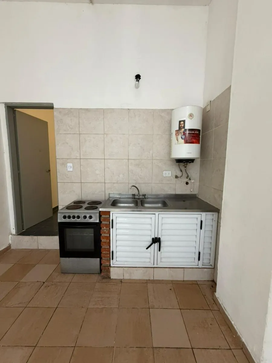 Departamento de 3 ambientes a la calle en San Telmo