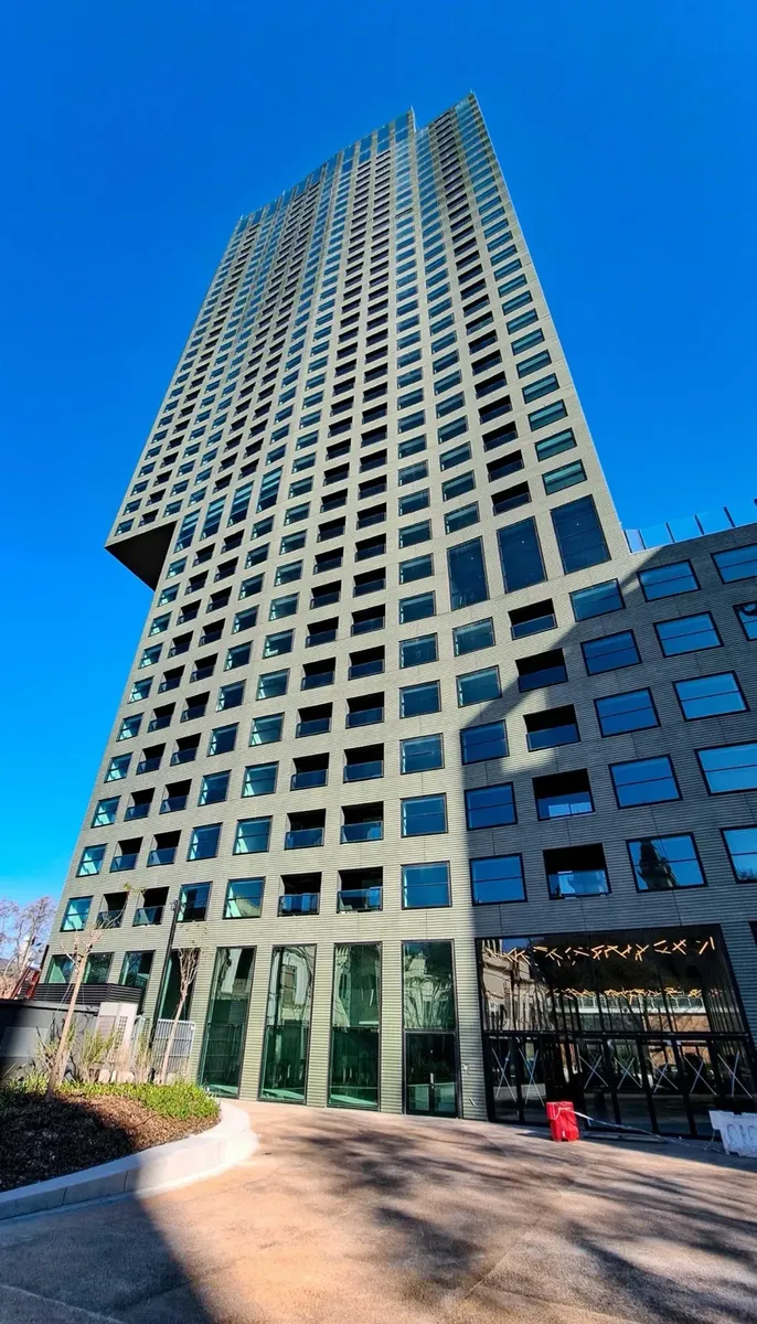 Kitnet mobiliada com varanda e vaga em Puerto Madero