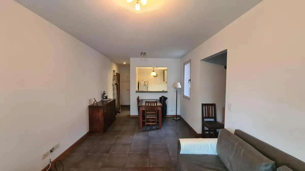 Двухкомнатная квартира с балконом и парковочным местом в Virreyes