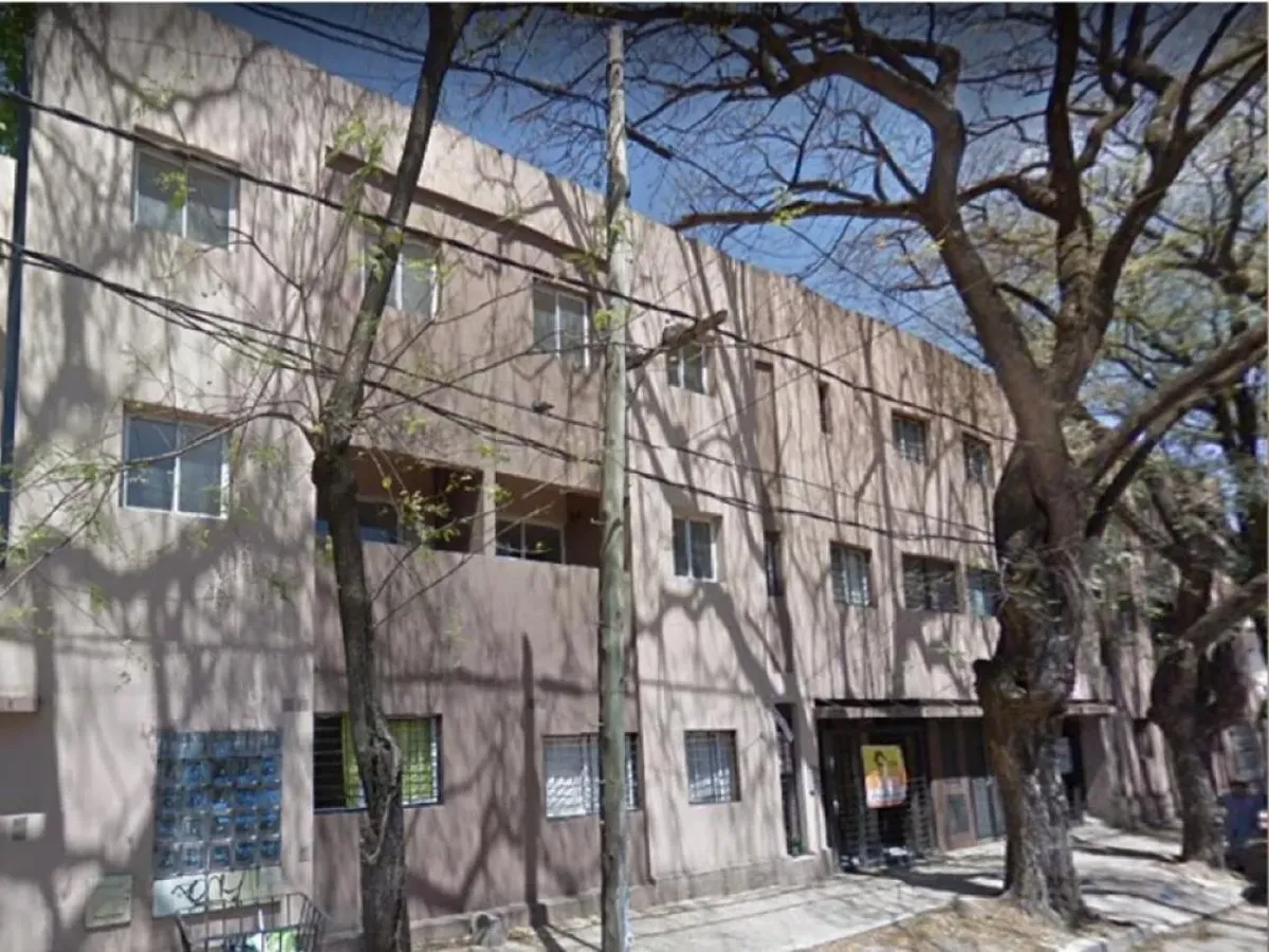 Apartamento duplex de 2 ambientes para alugar em General San Martín