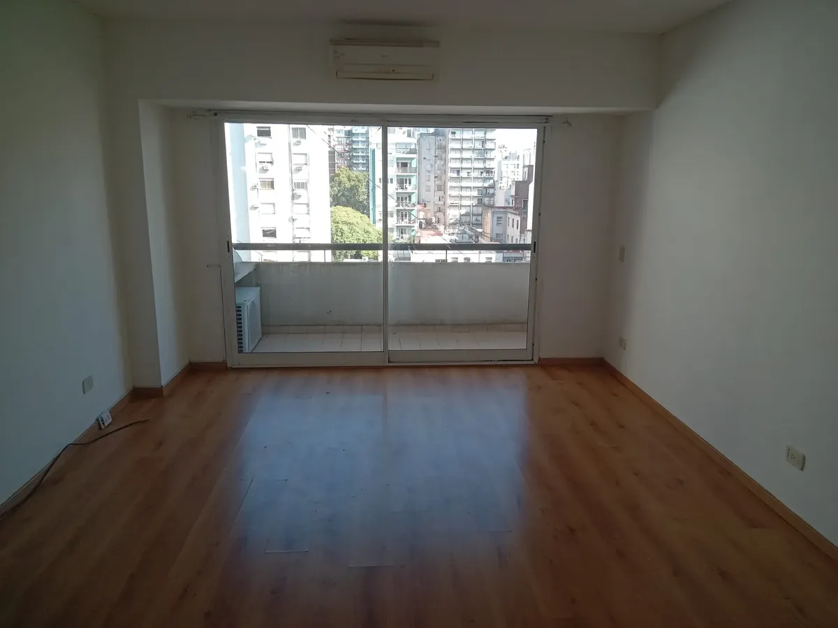 Kitnet de um ambiente no contrafrente em Balvanera