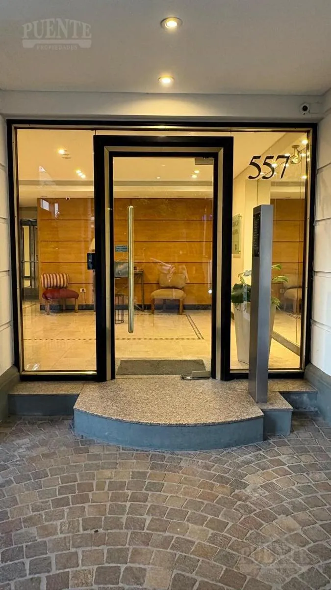 Apartamento de 3 ambientes com 2 dormitórios e vaga fixa em Lomas de Zamora