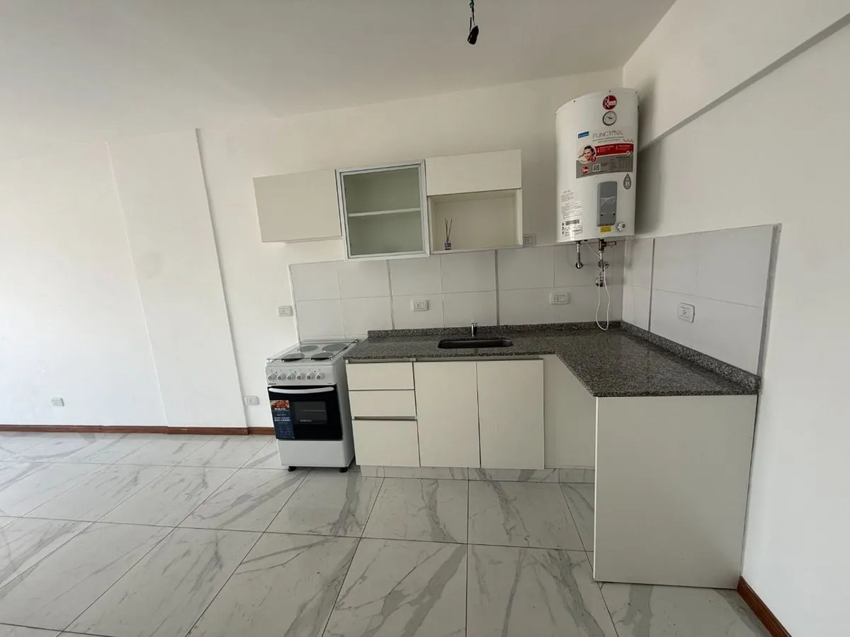 Monoambiente con balcón en Almagro