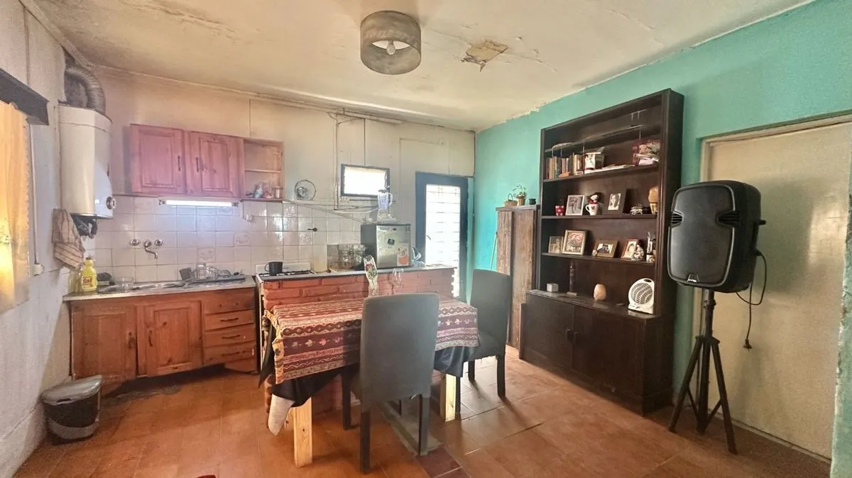 Two-bedroom PH with front and back patio for rent in Victoria