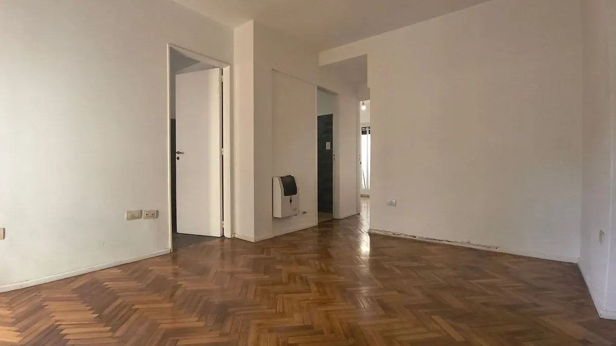 Two-room apartment with balcony in Recoleta