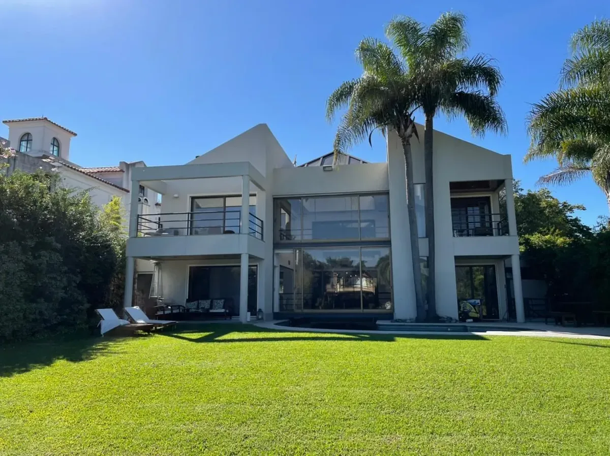 Casa em aluguel de 5 dormitórios no Boating Club, San Isidro