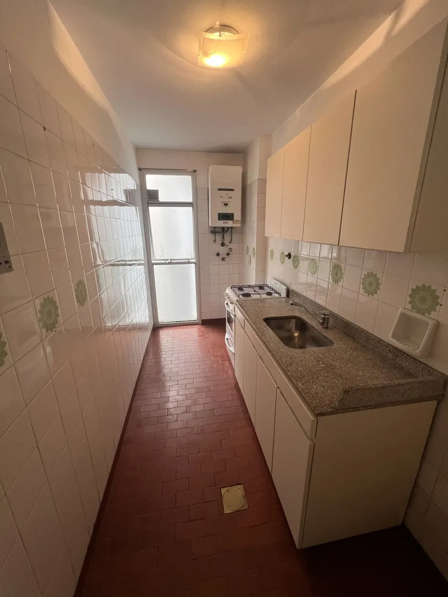Departamento de 2 ambientes con balcón en Monserrat