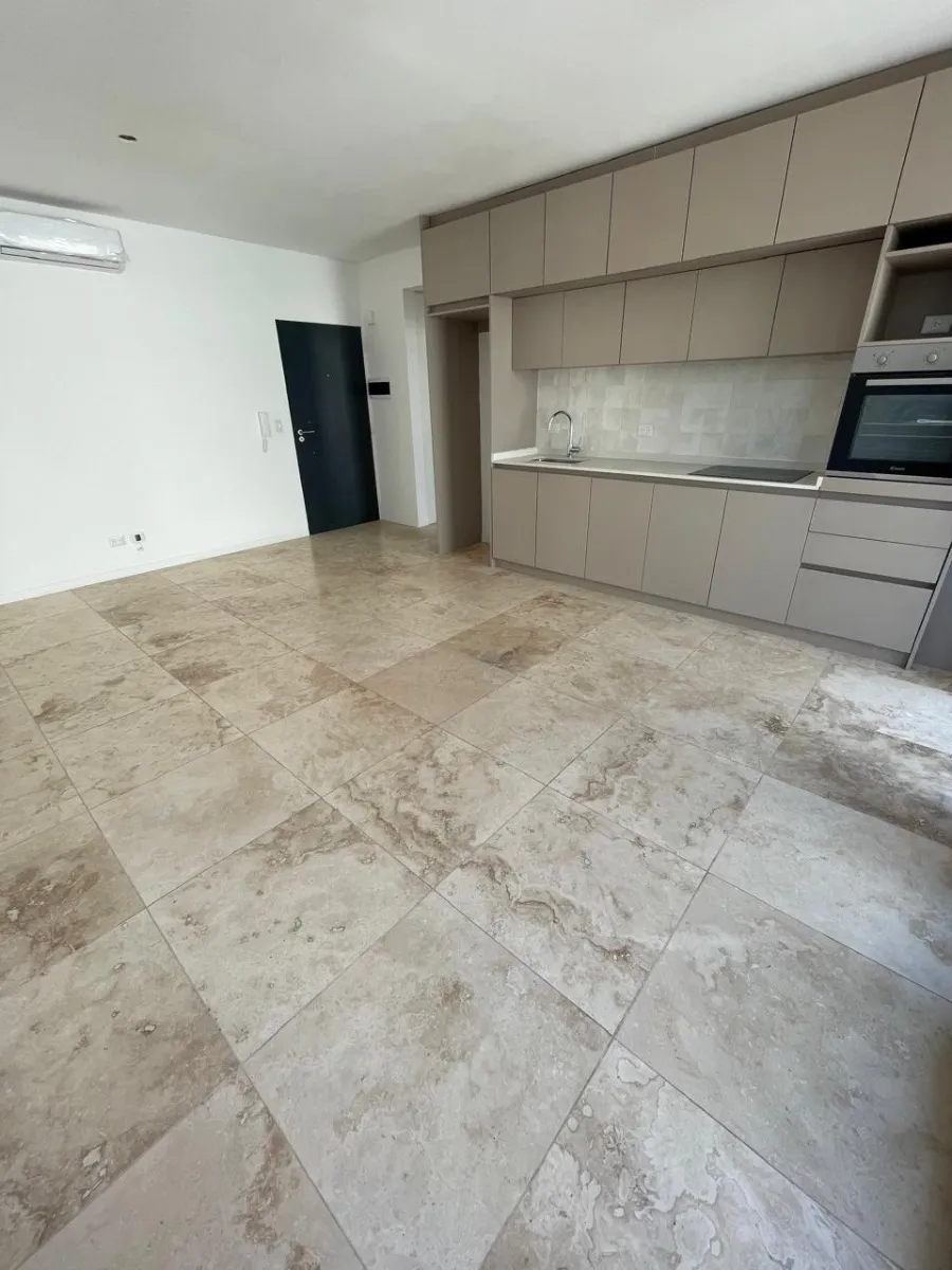 Apartamento novo de dois ambientes em Saavedra