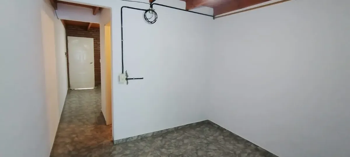 Apartamento de dois ambientes com 1 quarto em Ezpeleta