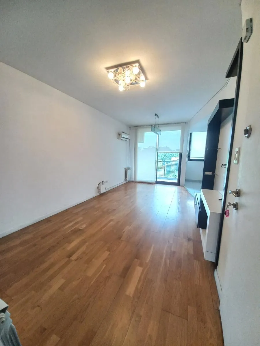 Departamento de 2 ambientes al frente en Lomas de Zamora