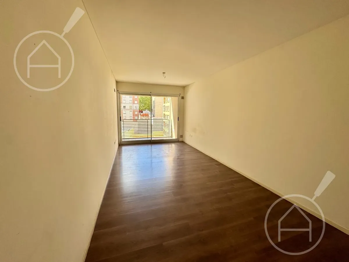 Kitnet com varanda em Caballito