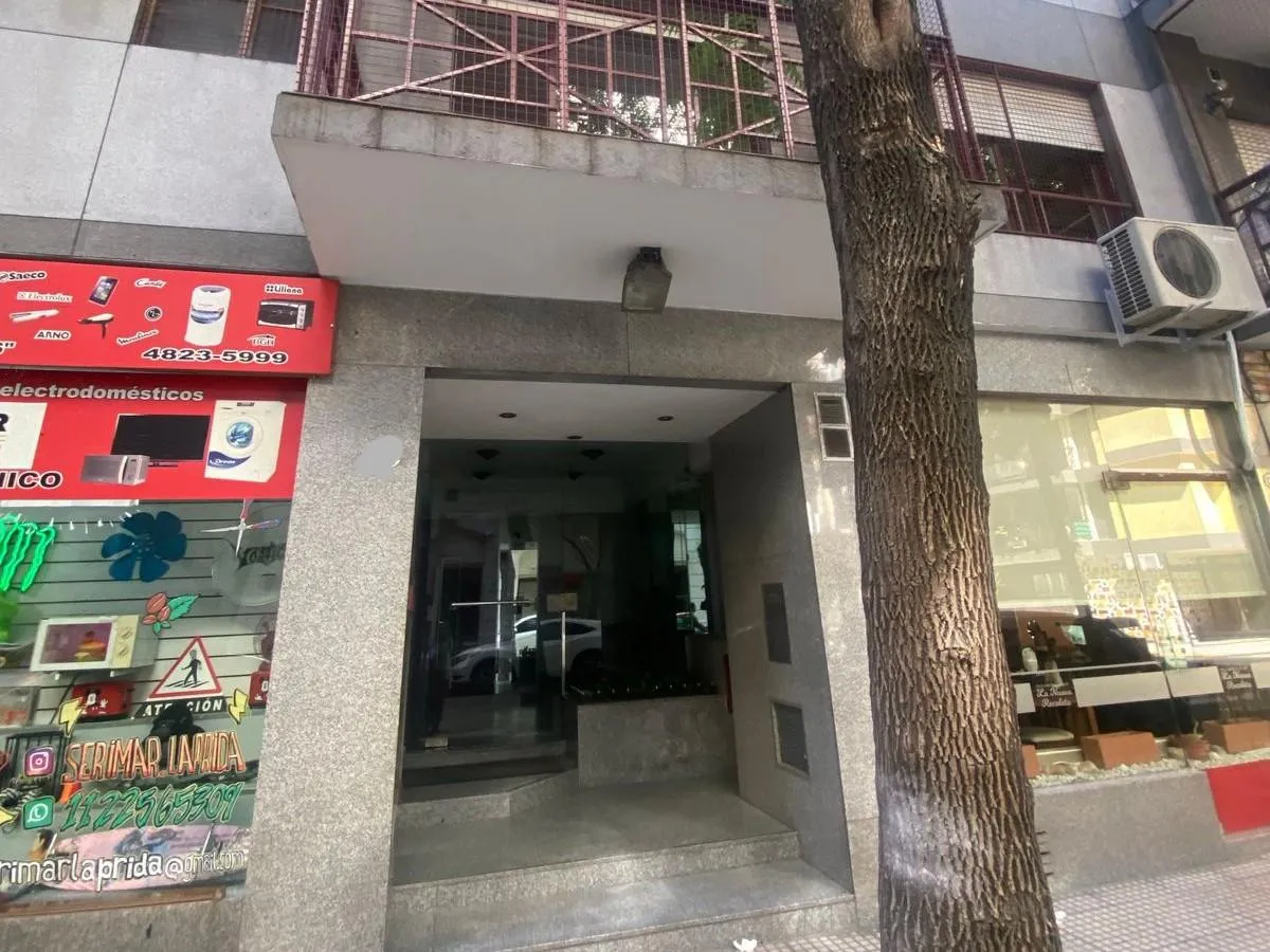 Unfurnished one-bedroom apartment with balcony in Recoleta