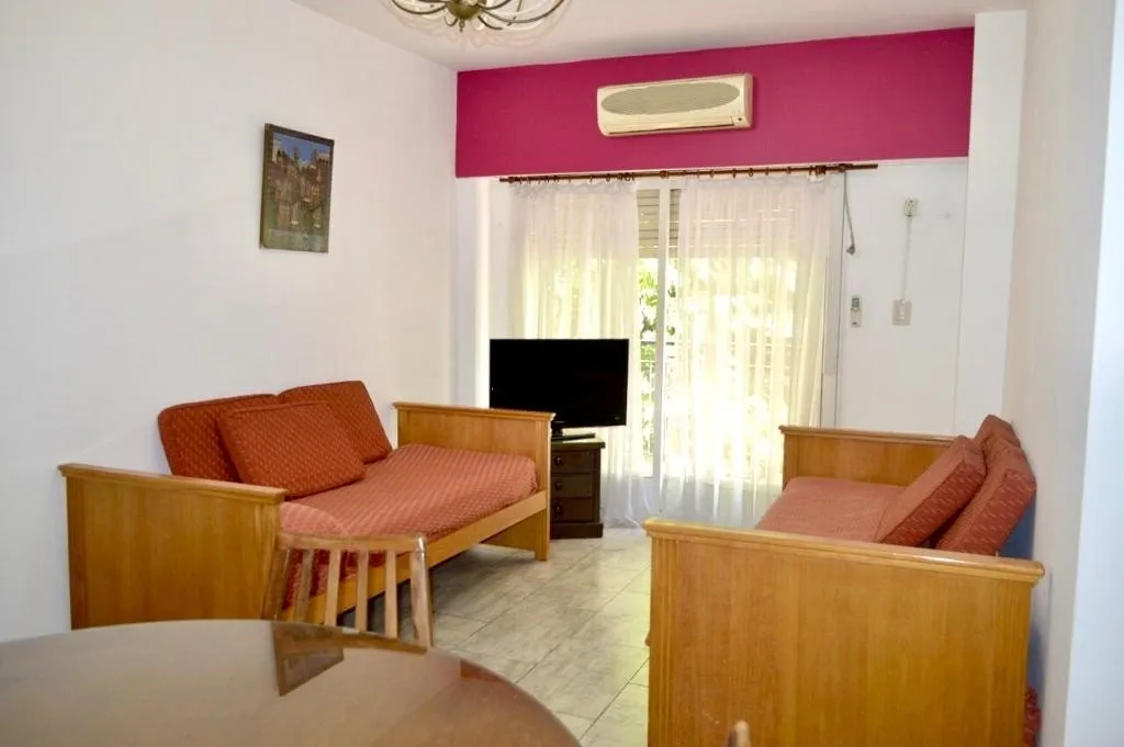 Departamento de 3 ambientes con balcón en Balvanera