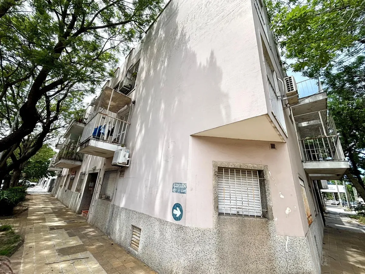 Apartamento de 3 ambientes no térreo em Lanús