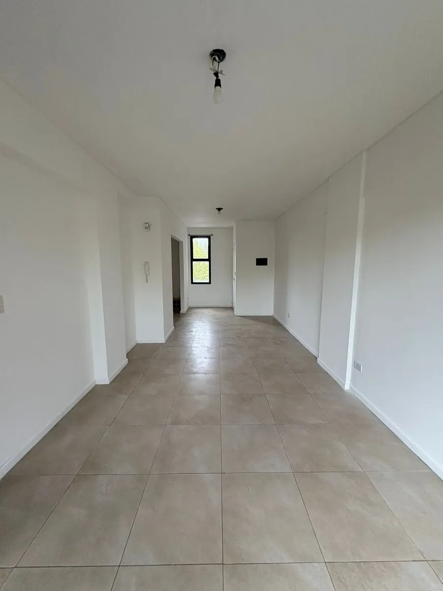 Alquiler Monte Grande Departamento 1 Dormitorio Frente A La Estacion