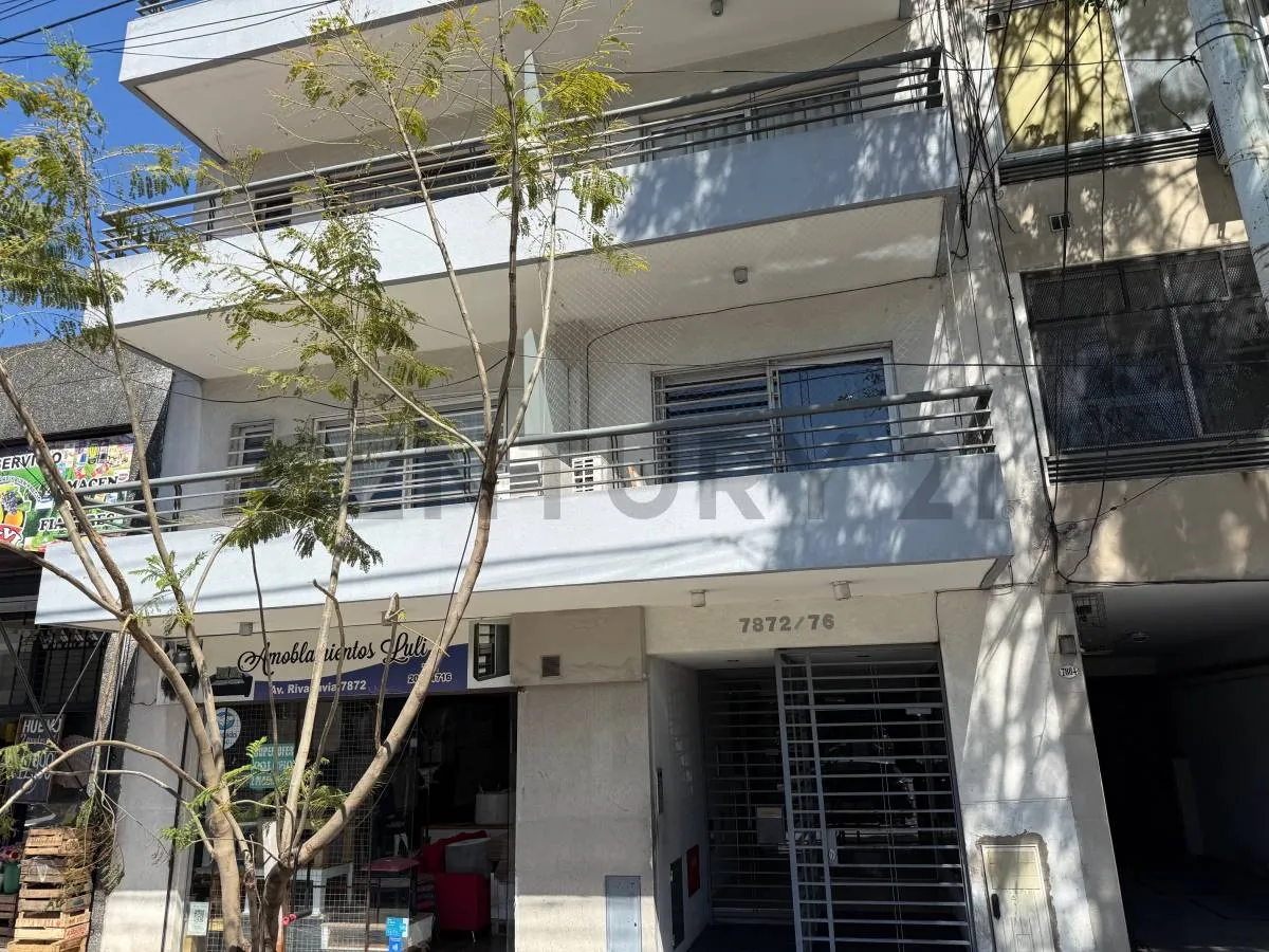 Departamento de 2 ambientes con balcón en Floresta