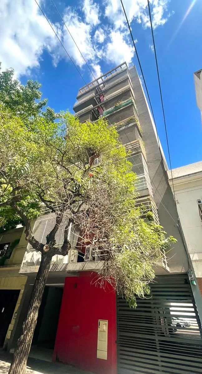 Studio apartment with balcony in Almagro near Parque Centenario