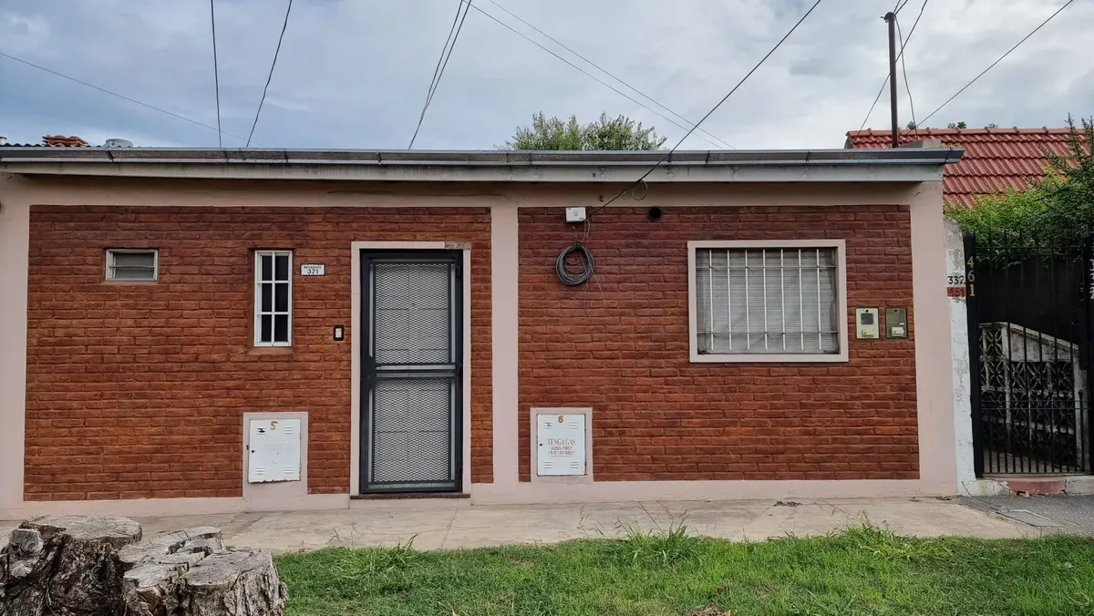 Departamento de 2 ambientes con patio en Lomas de Zamora