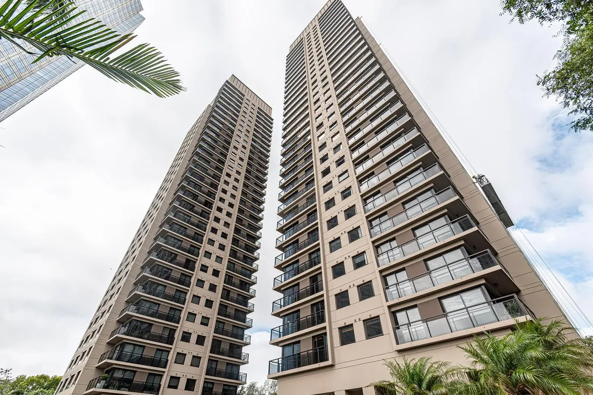 Apartamento de três ambientes mobiliado com 2 suítes e vaga de garagem em Puerto Madero