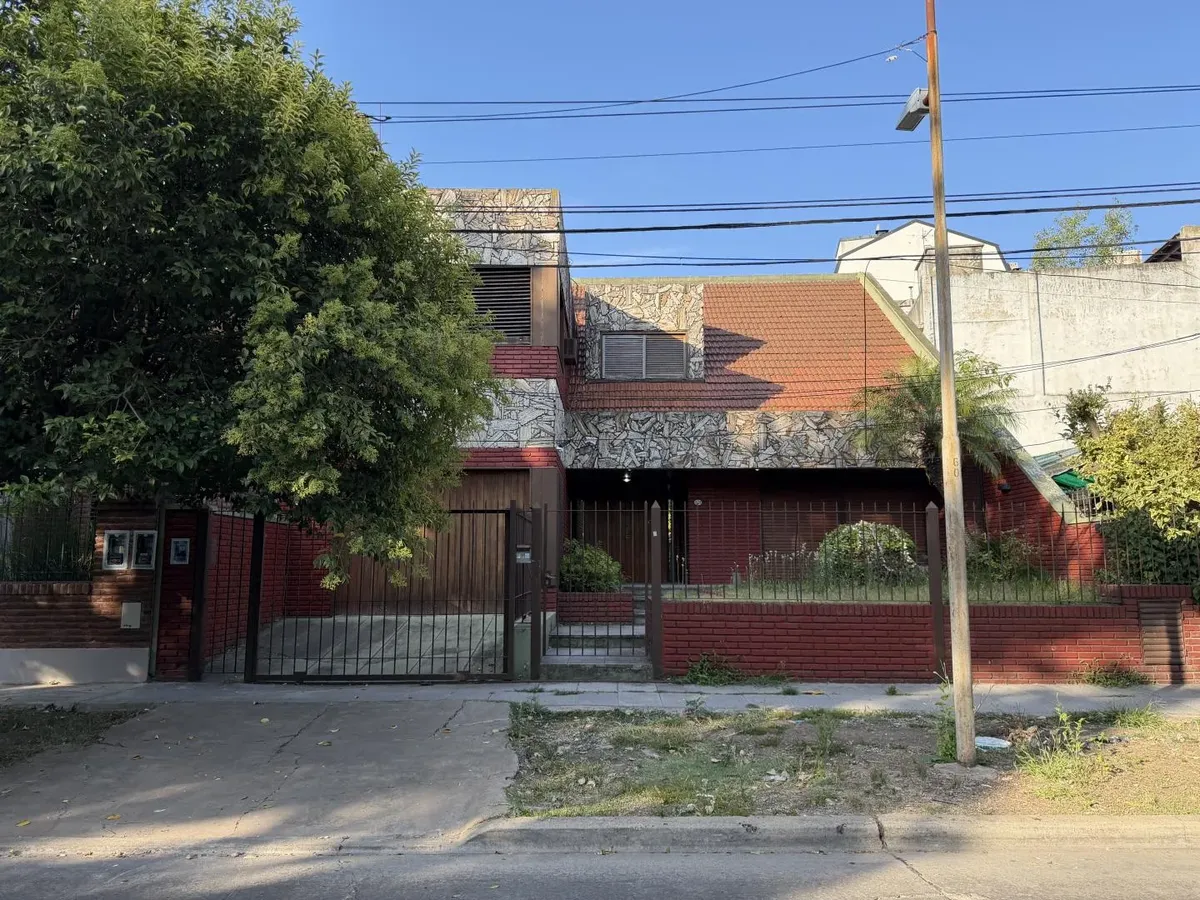 Aluguel de apartamento em Tres de Febrero com 4 quartos